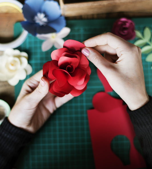 Paper Flowers Making | صنع الزهور الورقية